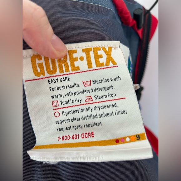 VINTAGE Gore-Tex Mountain Equipment CO-OP Jacket - Size XL Red - Picture 8 of 10